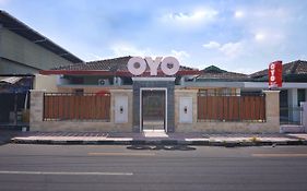 Super OYO 1046 Omah Pathok